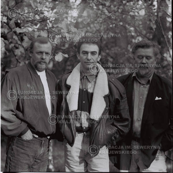 # 1096 - Czerwone Gitary w składzie: Seweryn Krajewski, Jerzy Skrzypczyk, Bernard Dornowski. 1991r. sesja zdjęciowa w Michalinie.