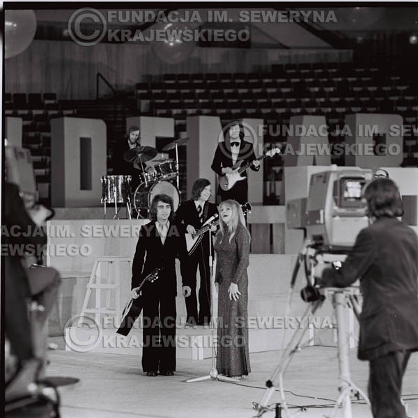 # 1262 - Seweryn Krajewski I Eva Pilarova - – 1975r. TV Katowice, program telewizyjny 'Studio Rondo' realizowany w katowickim Pałacu Młodzieży.