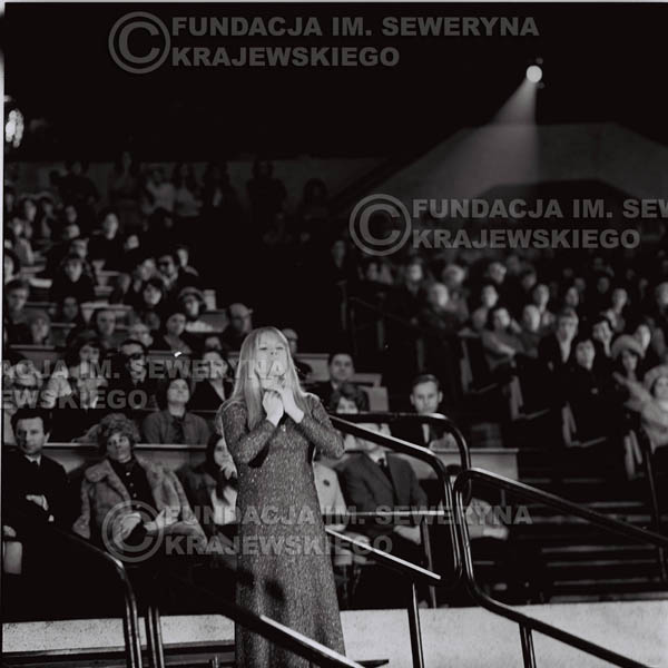 # 1267 - Eva Pilarova - 1975r. TV Katowice, program telewizyjny 'Studio Rondo' realizowany w katowickim Pałacu Młodzieży.