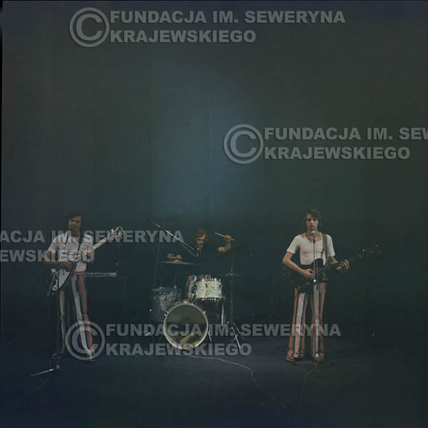 # 1517 - 1973r Koncert w Poznaniu Czerwone Gitary w składzie: Bernard Dornowski, Jerzy Skrzypczyk, Seweryn Krajewski.