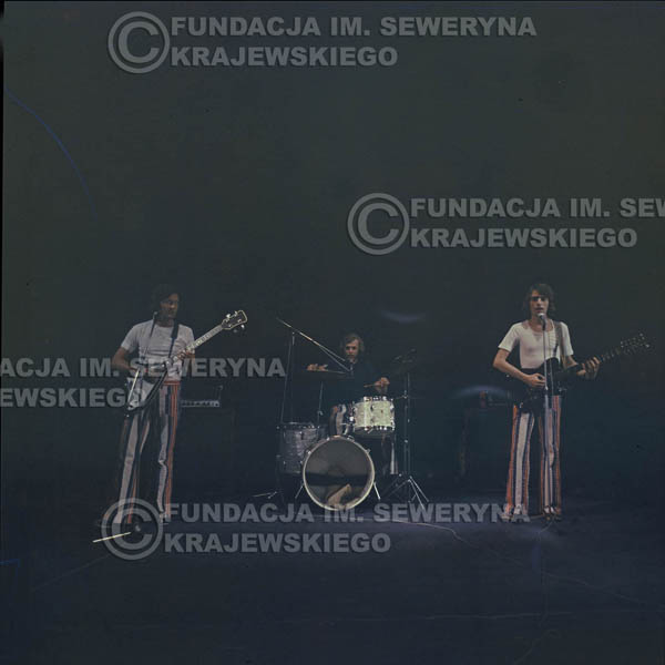 # 1519 - 1973r Koncert w Poznaniu Czerwone Gitary w składzie: Bernard Dornowski, Jerzy Skrzypczyk, Seweryn Krajewski.