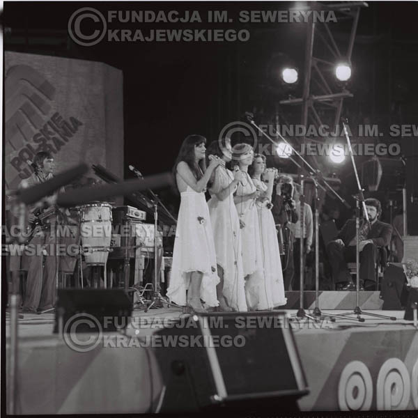 # 1592 - Zespół Pro Contra, 1976r. Krajowy Festiwal Piosenki Polskiej w Opolu.