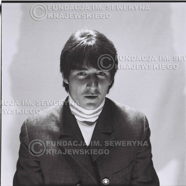 # 181 - 1967r. Krzysztof Klenczon sesja zdjęciowa do płyty pt: 'Czerwone Gitary 3'