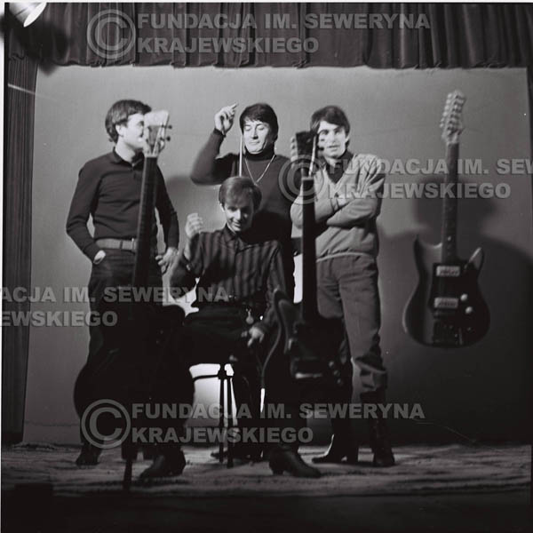 # 218 - Sesja zdjęciowa do okładki płyty pt: 'Czerwone Gitary 2' 1966r.