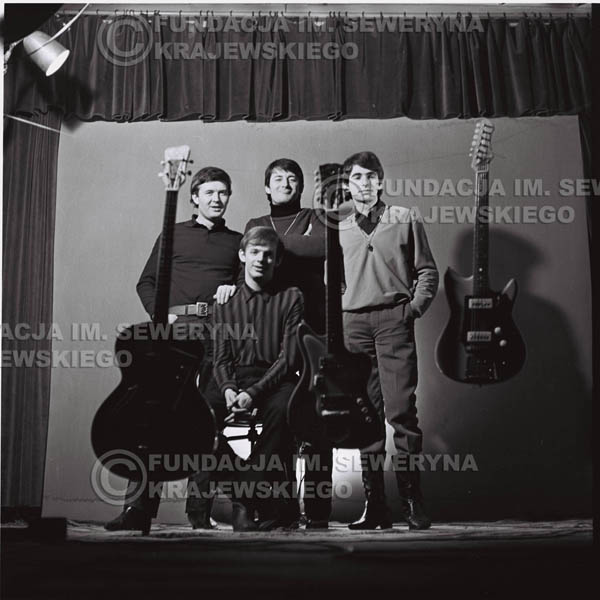 # 220 - Sesja zdjęciowa do okładki płyty pt: 'Czerwone Gitary 2' 1966r.