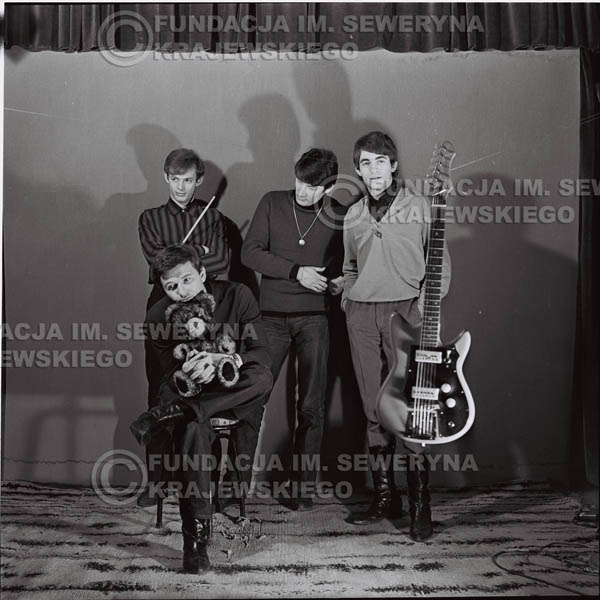 # 234 - Sesja zdjęciowa do okładki płyty pt: 'Czerwone Gitary 2' 1966r.