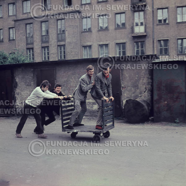 # 374 - Czerwone Gitary, Łódź, sesja zdjęciowa do płyty pt: 'Czerwone Gitary 3' 1967r