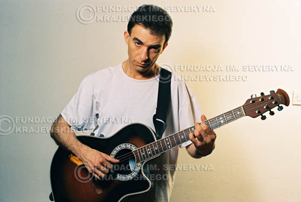 # 40 - Leszek Fidusiewicz. Sesja do okładki 'Strofki na gitarę (2)' - 1993 r.