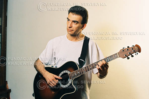 # 44 - Leszek Fidusiewicz. Sesja do okładki 'Strofki na gitarę (2)' - 1993 r.