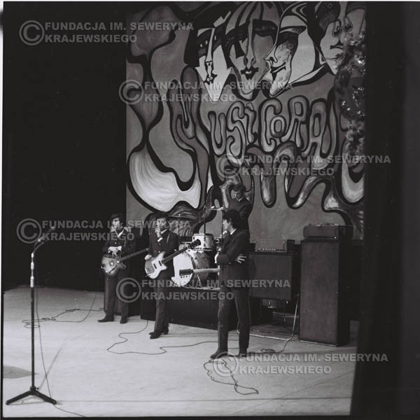 # 542 - 1968r kwiecień,  Musicorama (powstała z inicjatywy Franciszka Walickiego) Sala Kongresowa w Pałacu Kultury i Nauki w Warszawie - 'Czerwone Gitary'.