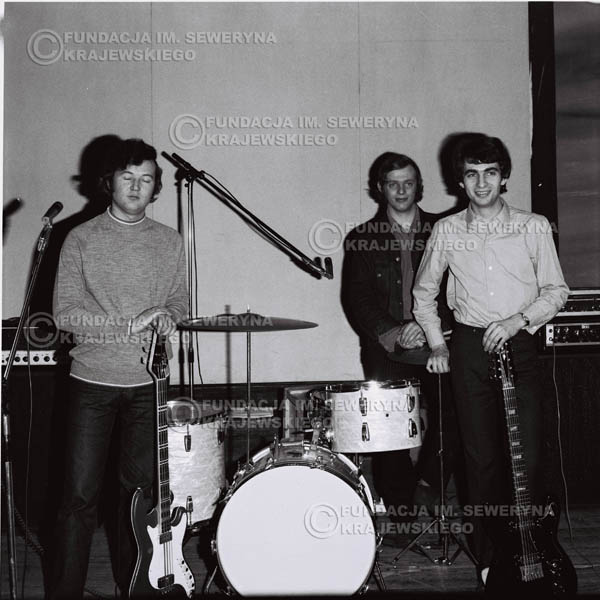 # 732 - Czerwone Gitary 1970r. w składzie: Seweryn Krajewski, Jerzy Skrzypczyk i Bernard Dornowski