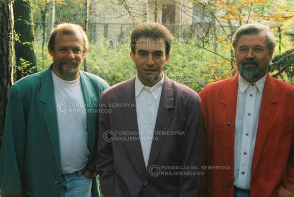 # 916 - Czerwone Gitary w składzie: Jerzy Skrzypczyk, Seweryn Krajewski, Bernard Dornowski. 1991r., sesja zdjęciowa w Michalinie.
