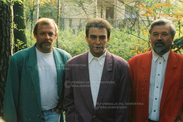 # 917 - Czerwone Gitary w składzie: Jerzy Skrzypczyk, Seweryn Krajewski, Bernard Dornowski. 1991r., sesja zdjęciowa w Michalinie.