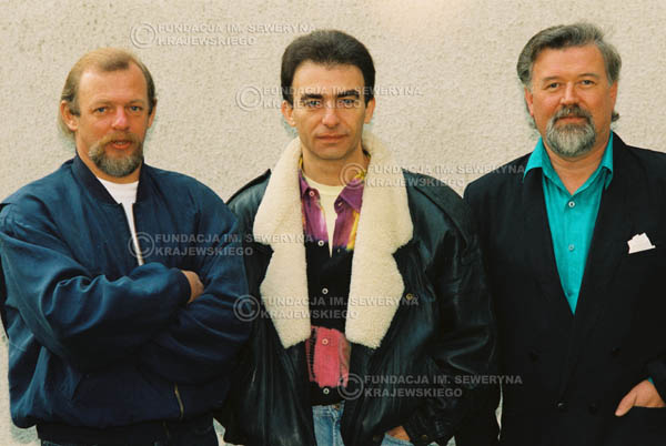 # 923 - Czerwone Gitary w składzie: Jerzy Skrzypczyk, Seweryn Krajewski, Bernard Dornowski. 1991r., sesja zdjęciowa w Michalinie.