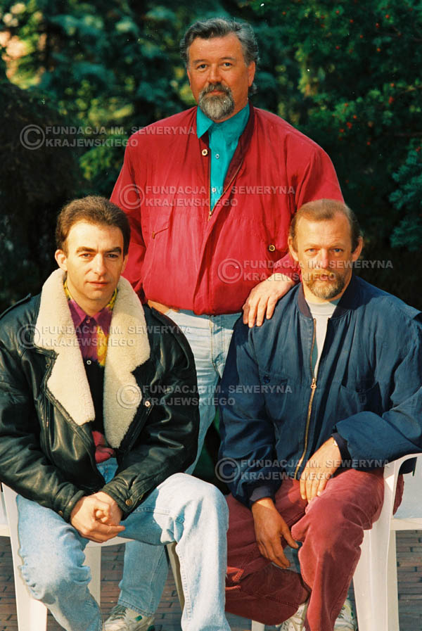 # 933 - 1991r. sesja zdjęciowa w Michalinie, Czerwone Gitary w składzie: Seweryn Krajewski, Bernard Dornowski, Jerzy Skrzypczyk