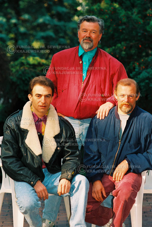 # 937 - 1991r. sesja zdjęciowa w Michalinie, Czerwone Gitary w składzie: Seweryn Krajewski, Bernard Dornowski, Jerzy Skrzypczyk