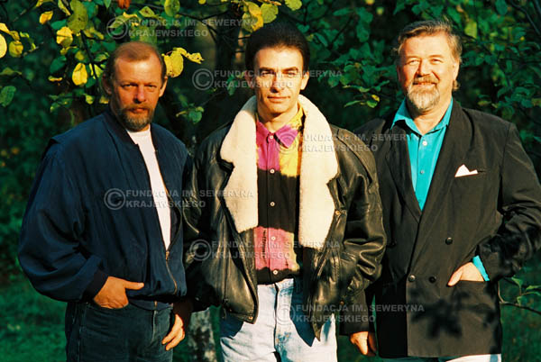 # 943 - 1991r. sesja zdjęciowa w Michalinie, Czerwone Gitary w składzie: Seweryn Krajewski, Jerzy Skrzypczyk, Bernard Dornowski.