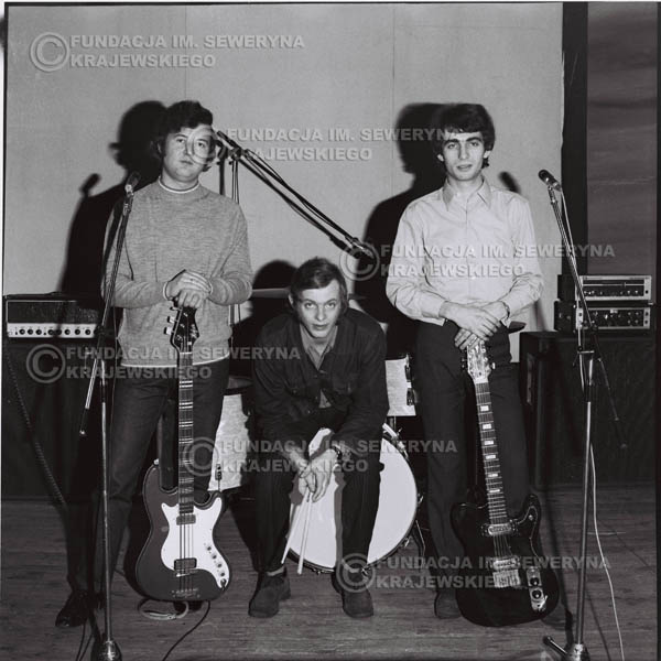 # 965 - 1970r. Czerwone Gitary w składzie: Seweryn Krajewski, Jerzy Skrzypczyk, Bernard Dornowski