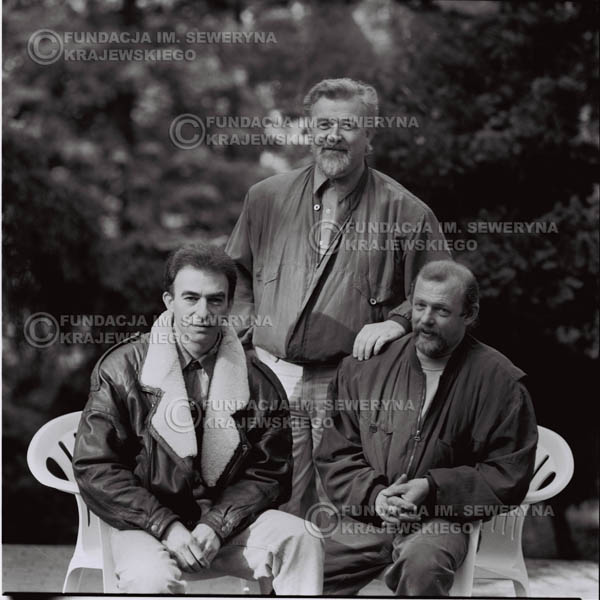 # 1085 - Czerwone Gitary w składzie: Seweryn Krajewski, Jerzy Skrzypczyk, Bernard Dornowski. 1991r. sesja zdjęciowa w Michalinie.