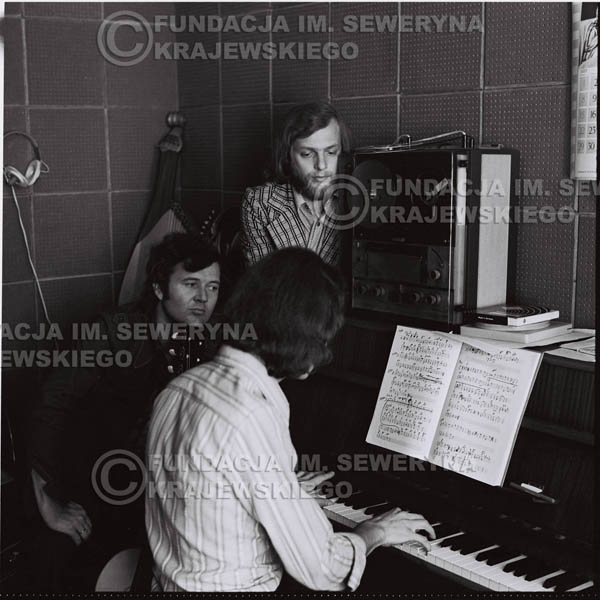 # 1313 - Seweryn Krajewski, Bernard Dornowski, Jerzy Skrzypczyk – 1974r. w małym domowym studio w mieszkaniu Seweryna Krajewskiego w Sopocie.
