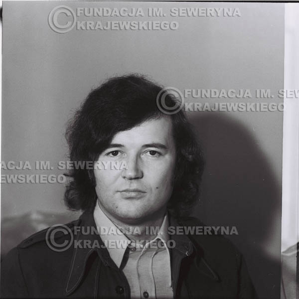 # 1336 - 1974r. Bernard Dornowski w garderobie.