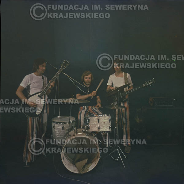 # 1512 - 1973r Koncert w Poznaniu Czerwone Gitary w składzie: Bernard Dornowski, Jerzy Skrzypczyk, Seweryn Krajewski.