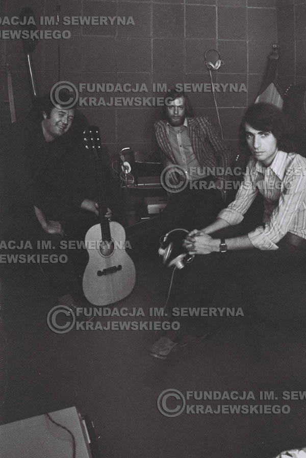 # 1562 - Seweryn Krajewski, Bernard Dornowski, Jerzy Skrzypczyk – 1974r. w małym domowym studio w mieszkaniu Seweryna Krajewskiego w Sopocie.