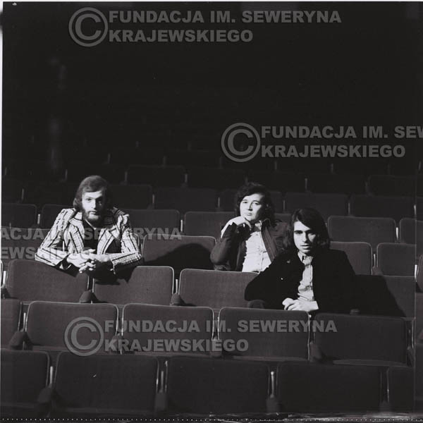 # 1586 - 1973r. na widowni w Teatrze Nowym w Łodzi. Od lewej: Jerzy Skrzypczyk, Bernard Dornowski, Seweryn Krajewski.
