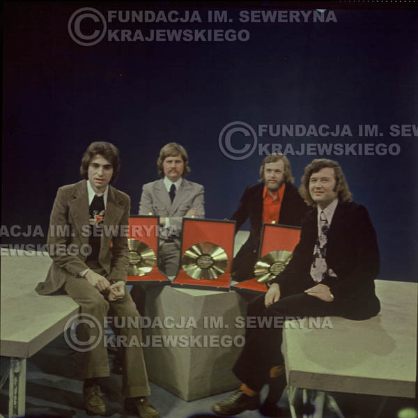 # 1632 - 1975 rok studio TV Katowice, Złota Płyta za za Longplay 'Spokój Serca' Seweryn Krajewski, Ryszard Kaczmarek , Jerzy Skrzypczyk, Bernard Dornowski