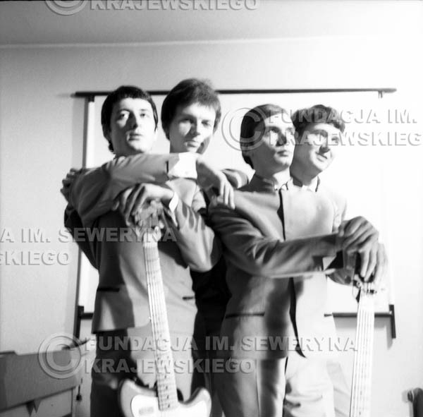 # 164 - Czerwone Gitary 1965r. od lewej: Krzysztof Klenczon, Jerzy Kosela, Henryk Zomerski, Bernard Dornowski