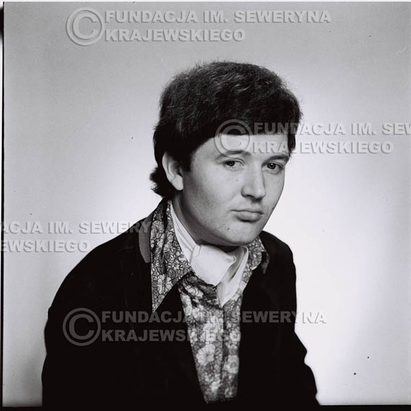 # 196 - Bernard Dornowski 1967r. sesja zdjęciowa do płyty pt: 'Czerwone Gitary 3'