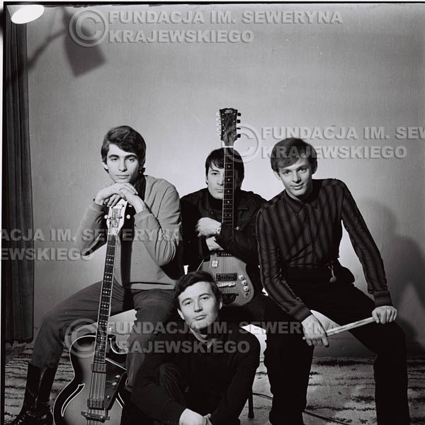 # 226 - Sesja zdjęciowa do okładki płyty pt: 'Czerwone Gitary 2' 1966r.