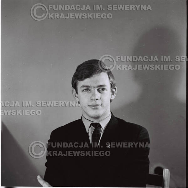 # 422 - Jerzy Skrzypczyk, sesja zdjęciowa do płyty pt: 'Czerwone Gitary 3', 1967r.