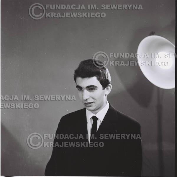 # 425 - Seweryn Krajewski, sesja zdjęciowa do płyty pt: 'Czerwone Gitary 3', 1967r.