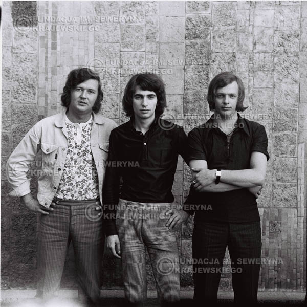 # 700 - 1970r. Czerwone Gitary w składzie: Seweryn Krajewski, Bernard Dornowski, Jerzy Skrzypczyk.