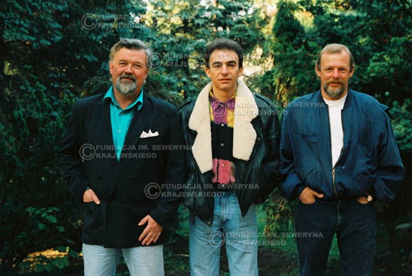 # 914 - Czerwone Gitary w składzie: Jerzy Skrzypczyk, Seweryn Krajewski, Bernard Dornowski. 1991r., sesja zdjęciowa w Michalinie.