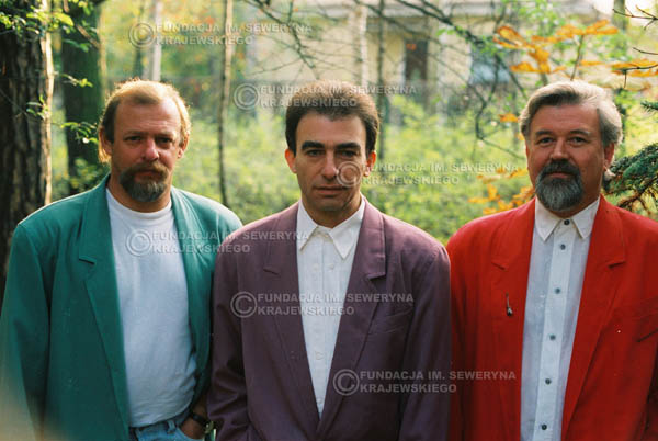 # 918 - Czerwone Gitary w składzie: Jerzy Skrzypczyk, Seweryn Krajewski, Bernard Dornowski. 1991r., sesja zdjęciowa w Michalinie.