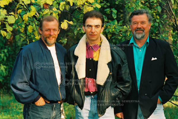 # 945 - 1991r. sesja zdjęciowa w Michalinie, Czerwone Gitary w składzie: Seweryn Krajewski, Jerzy Skrzypczyk, Bernard Dornowski.