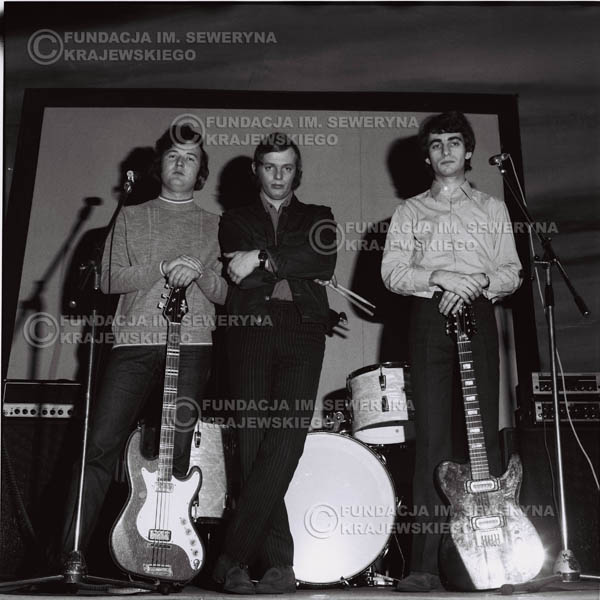 # 966 - 1970r. Czerwone Gitary w składzie: Seweryn Krajewski, Jerzy Skrzypczyk, Bernard Dornowski