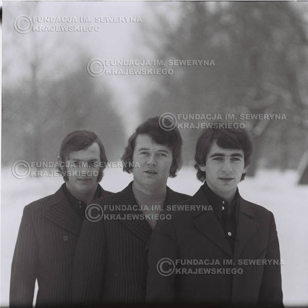 # 994 - zima 1970r. Czerwone Gitary w składzie: Seweryn Krajewski, Bernard Dornowski, Jerzy Skrzypczyk.